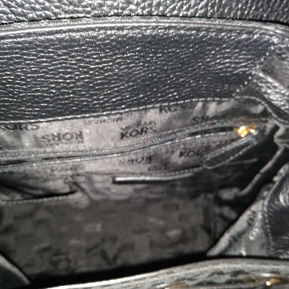 Backpack - Picture 3 of 4